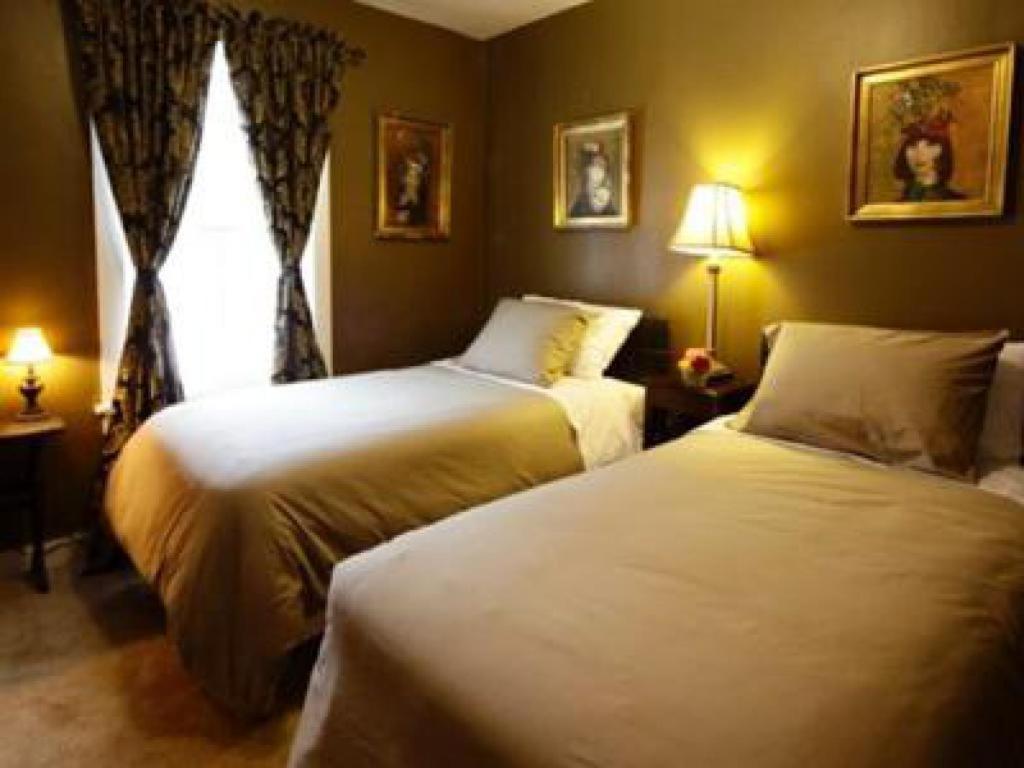 The Twilight Lodge Haines Falls Room photo